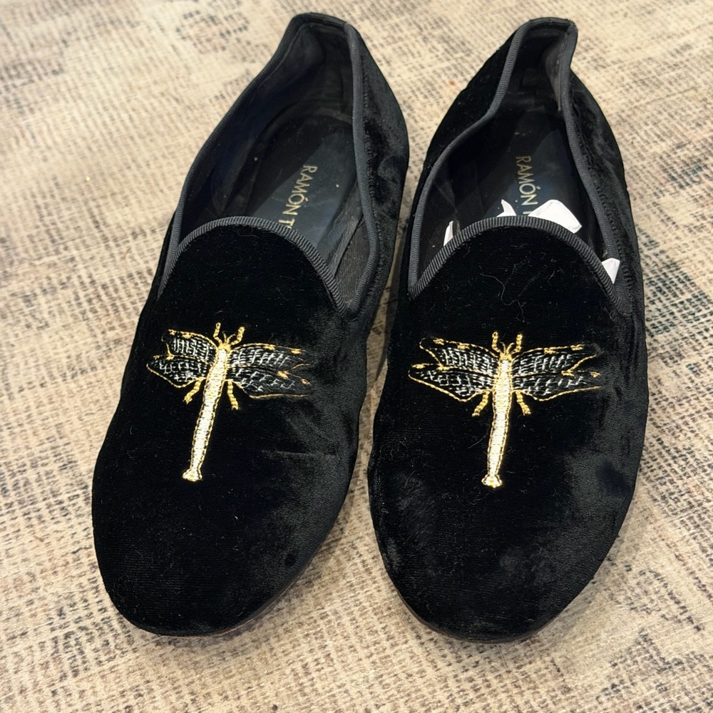 Ramon Tenza Black Velvet Loafers with Gold dragonfly Embroidery size 8